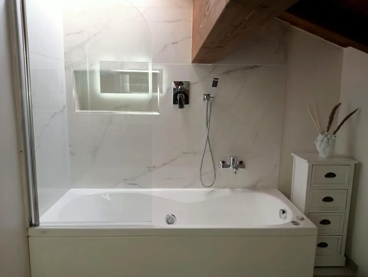 Bed & Breakfast Bed and Breakfast Casale Monte Valestra Bebbio